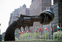 Karl Fredrik Reutersward, Non Violence, New York (UN Photo)